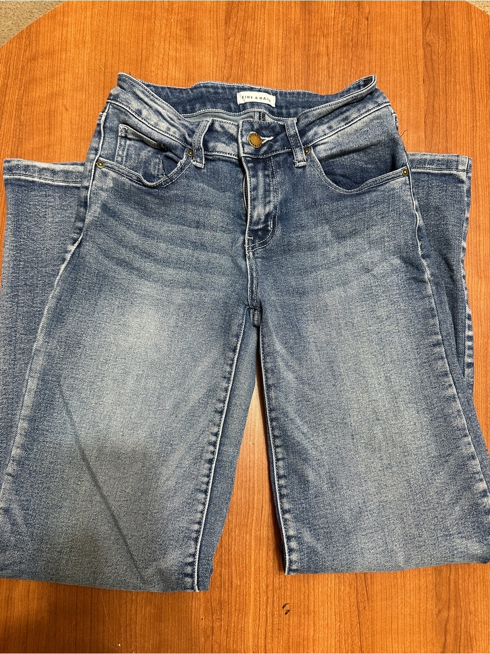Women’s Straight Leg Jeans in Light Blue by